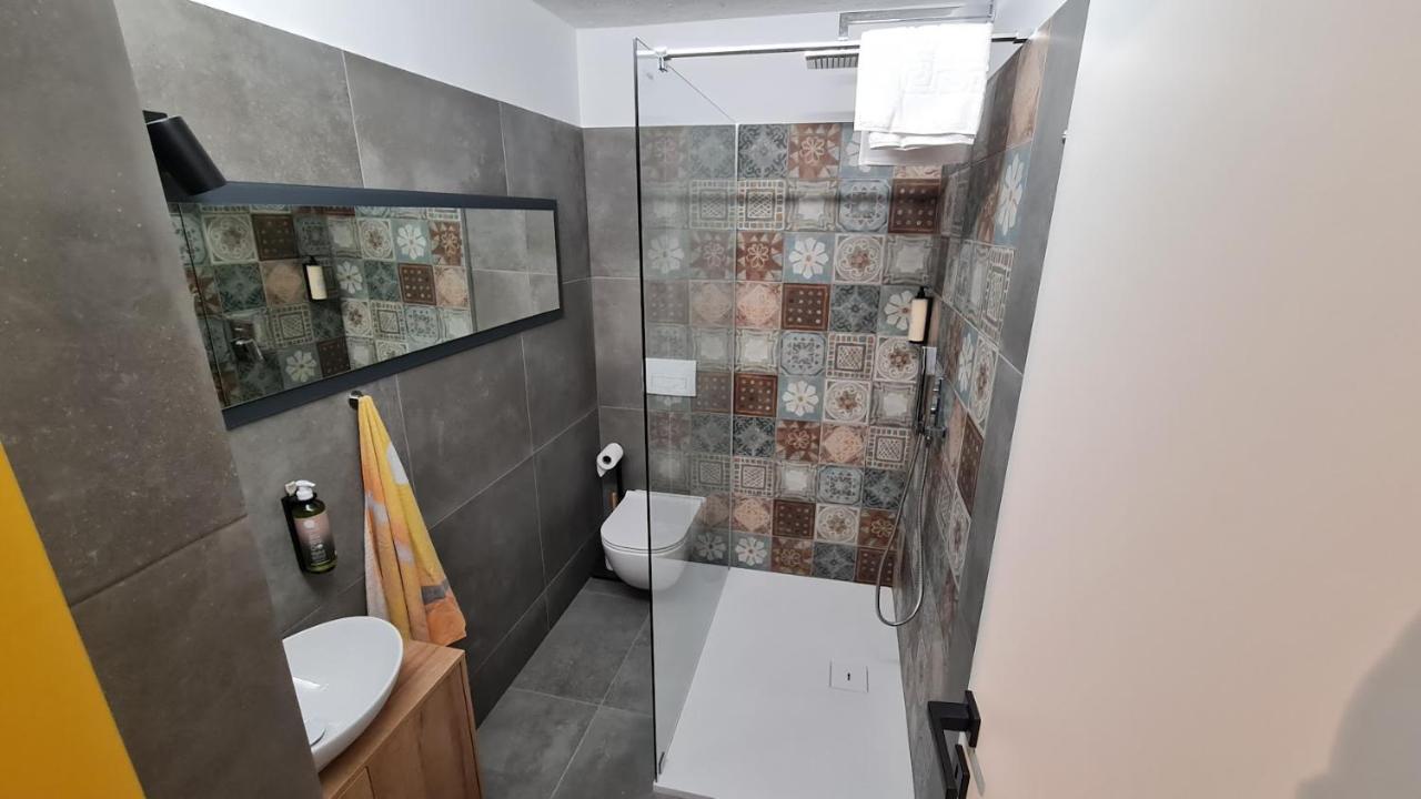Апартаменты Hisa Kapis With Hot Tube Копер Экстерьер фото