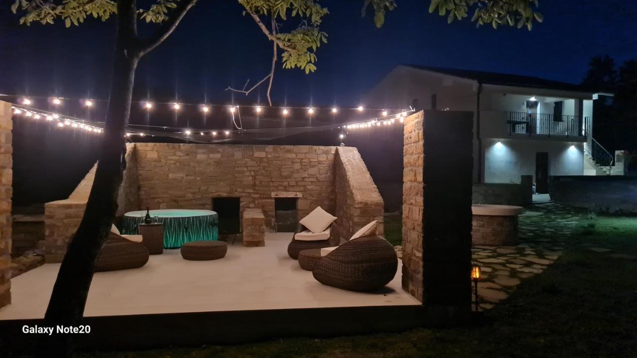Апартаменты Hisa Kapis With Hot Tube Копер Экстерьер фото